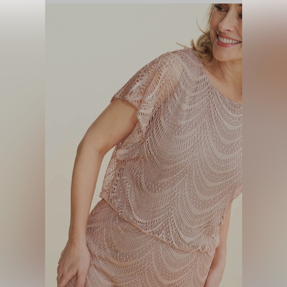 NWOT S.L. Fashions Women's Metallic Crochet Dress with Fringe Hemline. Size 8 - Picture 6 of 11